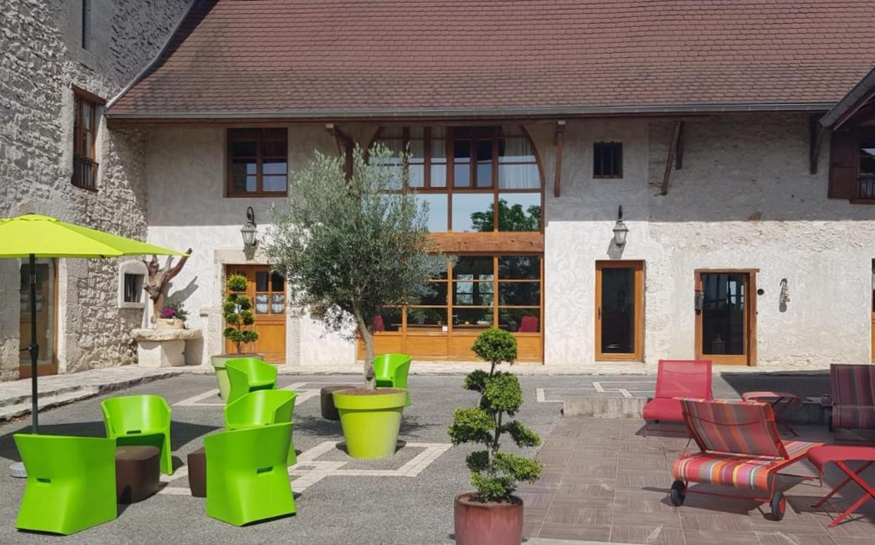 Le Domaine De Tizo Saint-Victor-de-Morestel Exterior foto